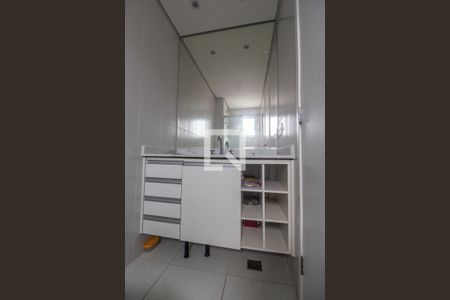 Apartamento à venda com 76m², 2 quartos e 2 vagasBanheiro da Suíte