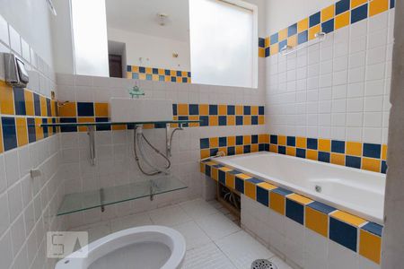 Casa à venda com 190m², 2 quartos e 1 vaga Casa à venda com 190m², 2 quartos e 1 vagaBanheiro - Suíte