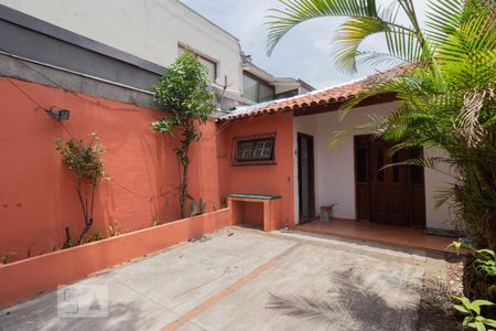 Casa à venda com 190m², 2 quartos e 1 vaga Casa à venda com 190m², 2 quartos e 1 vagaFachada