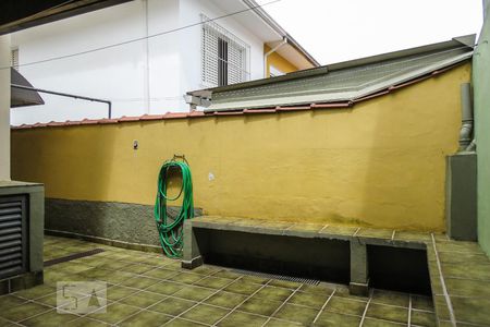 Casa de condomínio à venda com 130m², 4 quartos e 2 vagas Casa de condomínio à venda com 130m², 4 quartos e 2 vagasQuintal