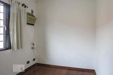 Casa de condomínio à venda com 130m², 4 quartos e 2 vagas Casa de condomínio à venda com 130m², 4 quartos e 2 vagasQuarto 2