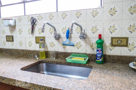 Pia de casa de condomínio à venda com 4 quartos, 130m² em Butantã, São Paulo