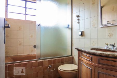 Casa de condomínio à venda com 130m², 4 quartos e 2 vagas Casa de condomínio à venda com 130m², 4 quartos e 2 vagasBanheiro