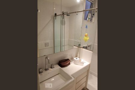 Apartamento para alugar com 149m², 2 quartos e 1 vaga Apartamento para alugar com 149m², 2 quartos e 1 vagaBanheiro do Quarto 1 - Suíte