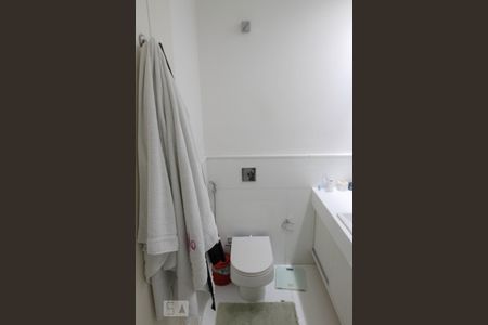 Apartamento para alugar com 149m², 2 quartos e 1 vaga Apartamento para alugar com 149m², 2 quartos e 1 vagaBanheiro do Quarto 2 - Suíte