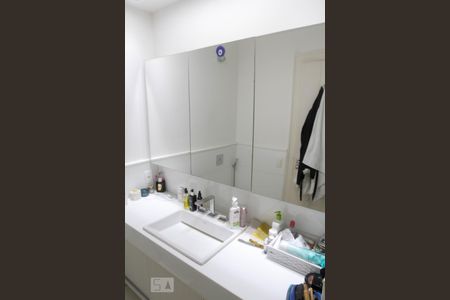 Apartamento para alugar com 149m², 2 quartos e 1 vaga Apartamento para alugar com 149m², 2 quartos e 1 vagaBanheiro do Quarto 2 - Suíte