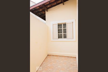 Casa para alugar com 120m², 3 quartos e 3 vagasFundos