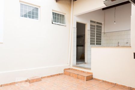 Casa para alugar com 120m², 3 quartos e 3 vagasFundos