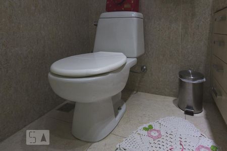 Apartamento para alugar com 320m², 6 quartos e 4 vagas Apartamento para alugar com 320m², 6 quartos e 4 vagasBanheiro da Suíte 2