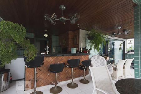 Apartamento para alugar com 320m², 6 quartos e 4 vagas Apartamento para alugar com 320m², 6 quartos e 4 vagasBar