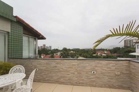 Apartamento para alugar com 320m², 6 quartos e 4 vagas Apartamento para alugar com 320m², 6 quartos e 4 vagasVaranda 3