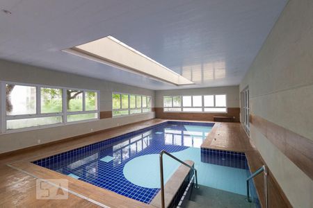 Apartamento à venda com 36m², 1 quarto e 1 vaga Apartamento à venda com 36m², 1 quarto e 1 vagaÁrea comum - Piscina