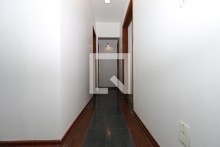 Corredor de apartamento à venda com 3 quartos, 90m² em Pinheiros, São Paulo