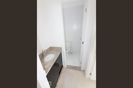 Banheiro de apartamento à venda com 1 quarto, 40m² em Taquara, Rio de Janeiro