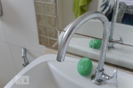 Apartamento à venda com 75m², 3 quartos e 1 vaga Apartamento à venda com 75m², 3 quartos e 1 vagaBanheiro torneira