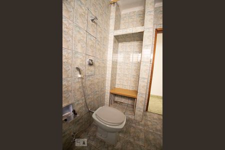 banheiro  de casa para alugar com 3 quartos, 146m² em Vila Lemos, Campinas