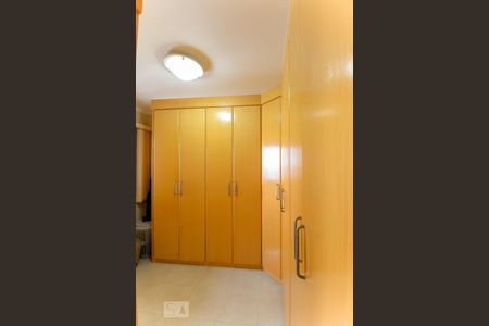 Apartamento à venda com 85m², 2 quartos e sem vagaCloset da suíte 