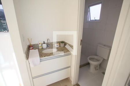 Banheiro de apartamento para alugar com 1 quarto, 36m² em Taquara, Rio de Janeiro