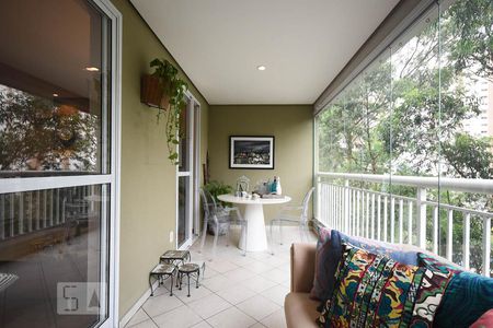 Varanda de apartamento para alugar com 3 quartos, 122m² em Vila Andrade, São Paulo