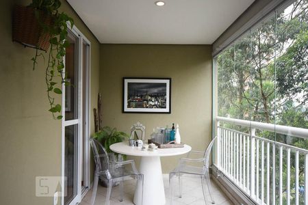 Varanda de apartamento para alugar com 3 quartos, 122m² em Vila Andrade, São Paulo