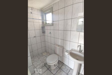 Banheiro de kitnet/studio para alugar com 1 quarto, 25m² em Centro, São Leopoldo