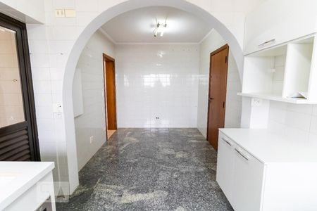 Apartamento à venda com 150m², 3 quartos e 2 vagasCozinha