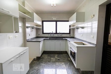 Apartamento à venda com 150m², 3 quartos e 2 vagasCozinha