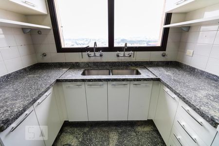 Apartamento à venda com 150m², 3 quartos e 2 vagasCozinha