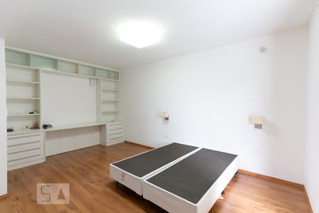 Suíte de casa para alugar com 3 quartos, 270m² em Jardim Guedala, São Paulo