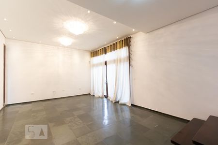 Sala de estar de casa para alugar com 3 quartos, 270m² em Jardim Guedala, São Paulo