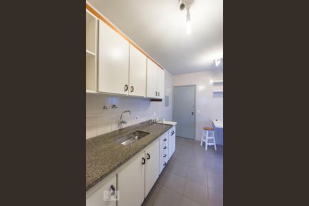 Apartamento à venda com 84m², 3 quartos e 1 vaga Apartamento à venda com 84m², 3 quartos e 1 vagaBanheiro Suite
