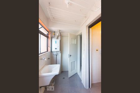 Apartamento à venda com 84m², 3 quartos e 1 vaga Apartamento à venda com 84m², 3 quartos e 1 vagaArea de serviço