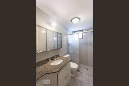 Banheiro de apartamento à venda com 3 quartos, 84m² em Vila Olímpia, São Paulo