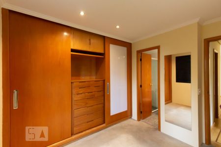 Apartamento para alugar com 78m², 2 quartos e 2 vagas Apartamento para alugar com 78m², 2 quartos e 2 vagasDetalhe da suíte