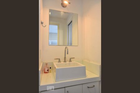 Apartamento para alugar com 52m², 2 quartos e 1 vaga Apartamento para alugar com 52m², 2 quartos e 1 vagaBanheiro