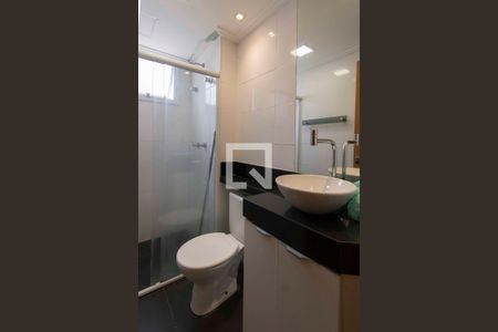 Banheiro de apartamento para alugar com 2 quartos, 45m² em Jardim Íris, São Paulo