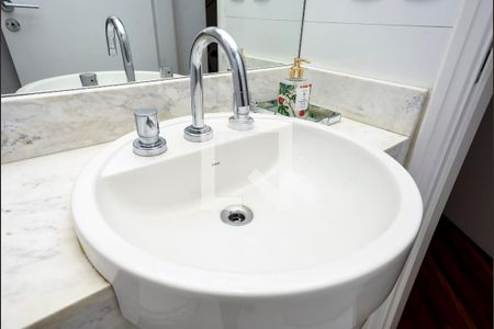 Apartamento para alugar com 62m², 2 quartos e 2 vagasBanheiro Social