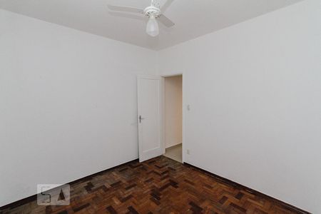 Casa à venda com 200m², 2 quartos e 2 vagasQuarto