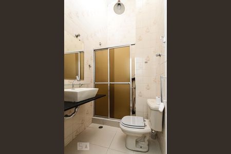 Casa à venda com 200m², 2 quartos e 2 vagasBanheiro