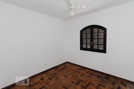 Casa à venda com 200m², 2 quartos e 2 vagasQuarto