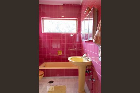 Apartamento para alugar com 450m², 4 quartos e 4 vagas Apartamento para alugar com 450m², 4 quartos e 4 vagasBanheiro Corredor