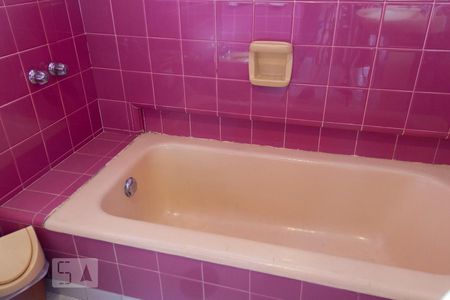 Apartamento para alugar com 450m², 4 quartos e 4 vagas Apartamento para alugar com 450m², 4 quartos e 4 vagasBanheiro Corredor