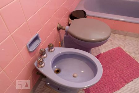 Apartamento para alugar com 450m², 4 quartos e 4 vagas Apartamento para alugar com 450m², 4 quartos e 4 vagasBanheiro da Suíte