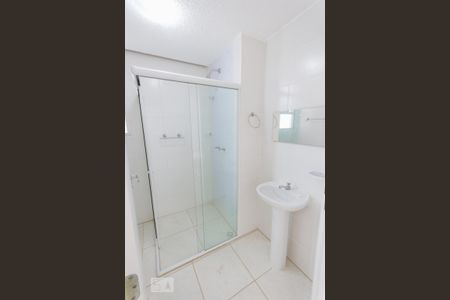 Banheiro de apartamento para alugar com 2 quartos, 50m² em Jacarepaguá, Rio de Janeiro