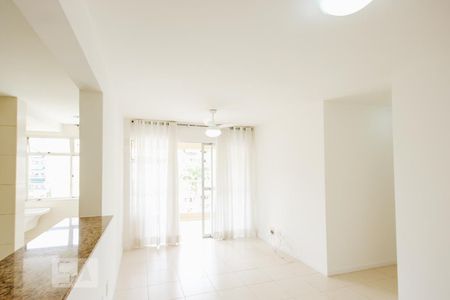 Sala de apartamento para alugar com 2 quartos, 65m² em Pechincha, Rio de Janeiro
