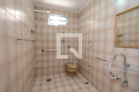 Casa à venda com 220m², 3 quartos e 2 vagasBanheiro do Quarto 1 - Suíte