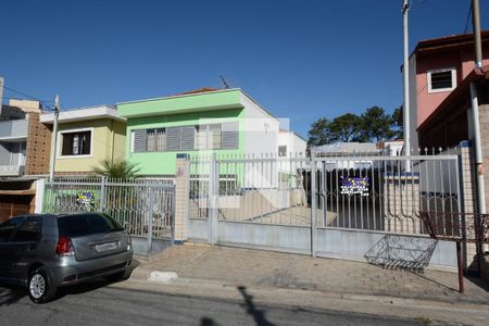 Casa à venda com 220m², 3 quartos e 2 vagasFachada