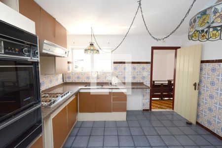 Casa à venda com 220m², 3 quartos e 2 vagasCozinha