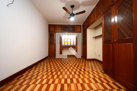 Casa à venda com 220m², 3 quartos e 2 vagasQuarto 1 - Suíte