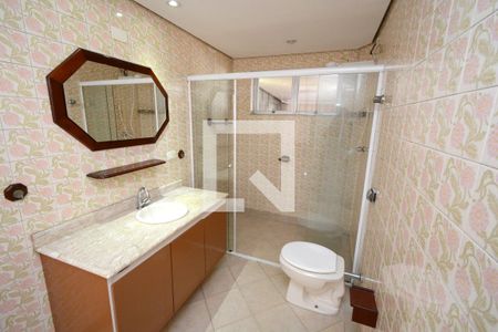 Casa à venda com 220m², 3 quartos e 2 vagasBanheiro